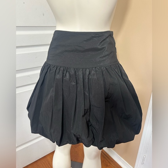SATIN BLACK BALLOON BUBLÉ SKIRT in size small - Picture 8 of 8